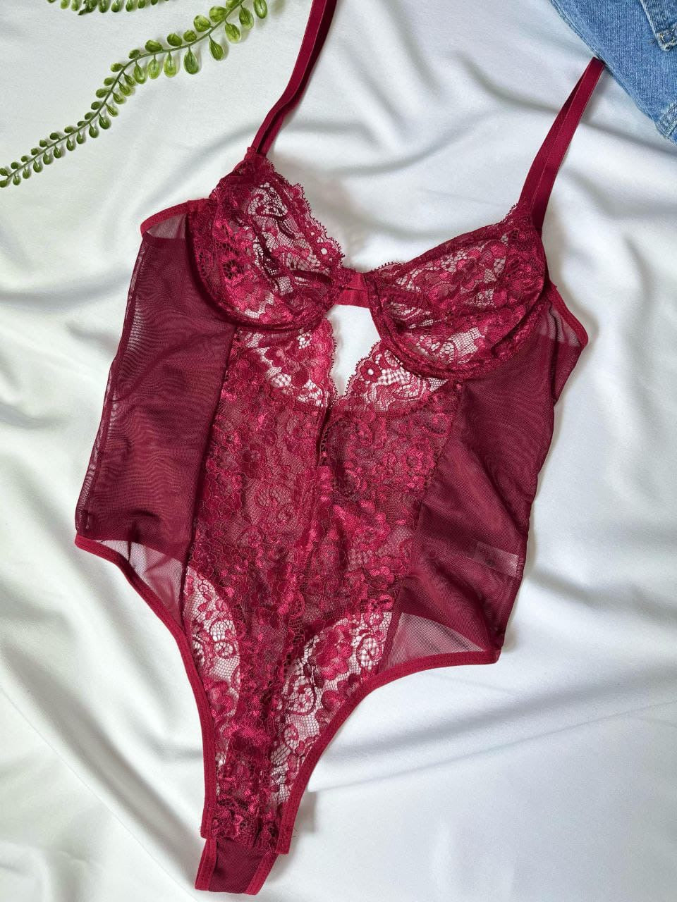 Kırmızı Dantelli Bodysuit